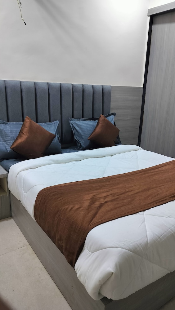 Basic Double Room photo 2