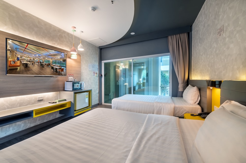 Deluxe Triple Room photo 2