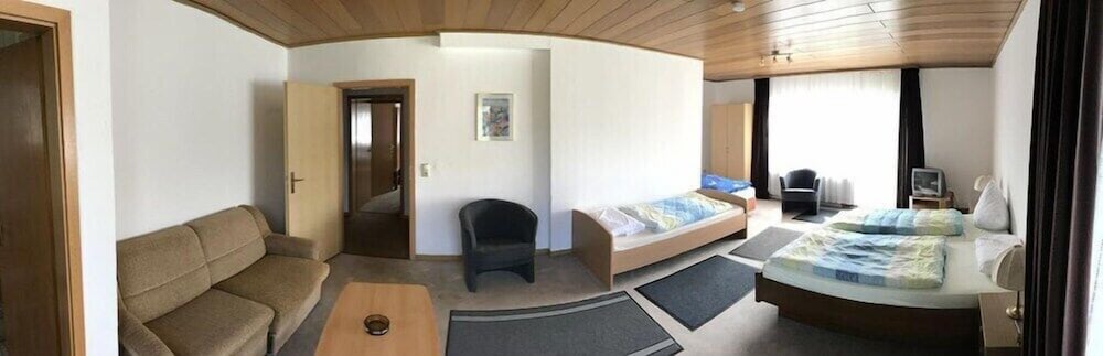 Group Room (4 Adults)