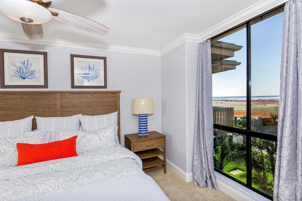 House, Multiple Beds (Seascape Nirvana) photo 1
