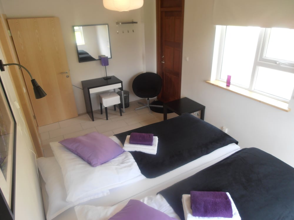 Standard Twin Room, Private Bathroom photo 1