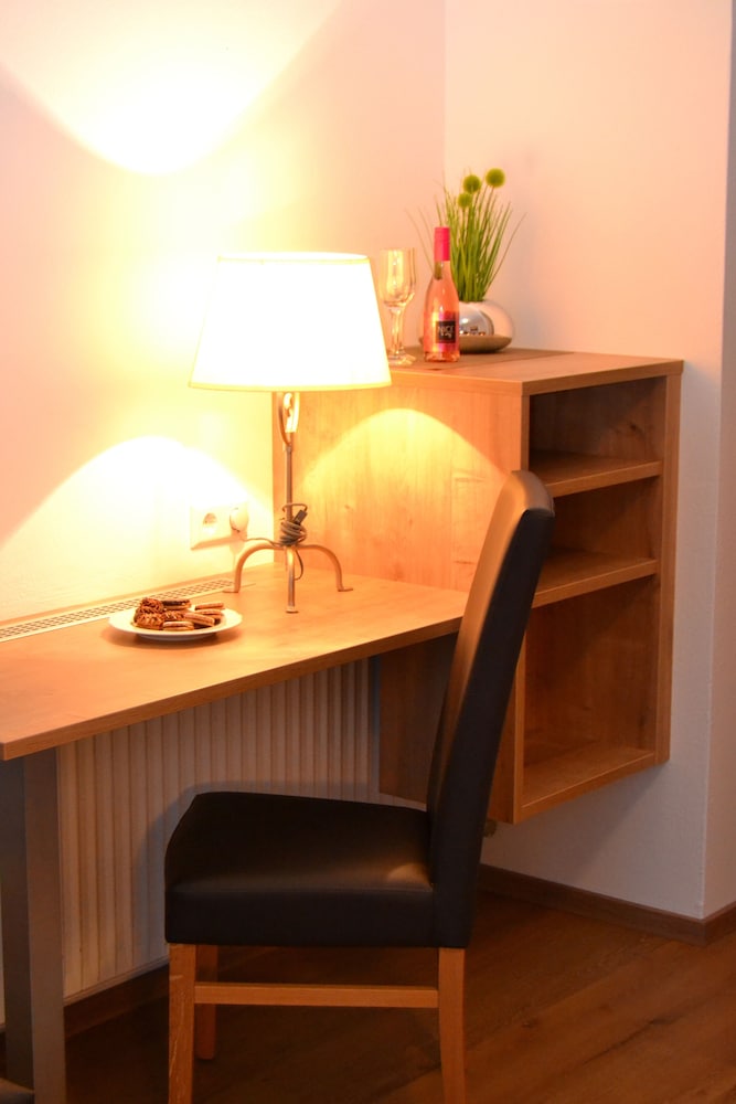 Standard Double Room - Photo 15