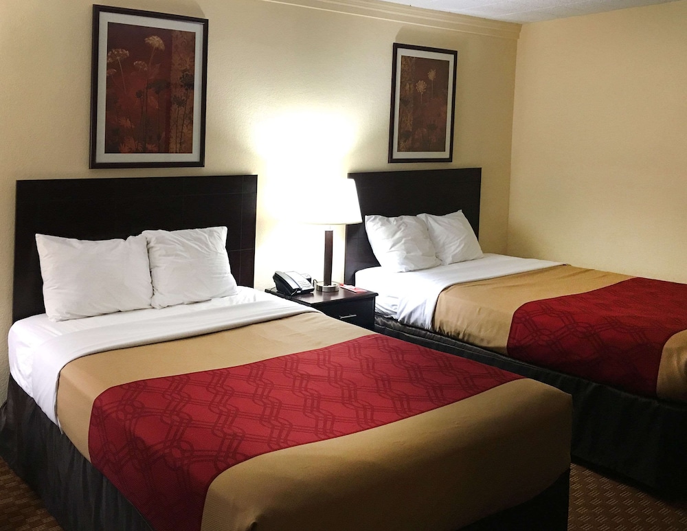 Standard Double Room, 2 Double Beds, Non Smoking - Photo 1