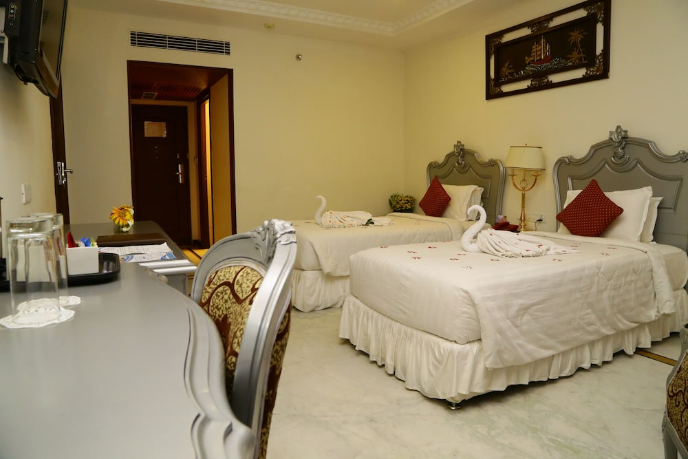 Executive Suite, Pool View photo 3