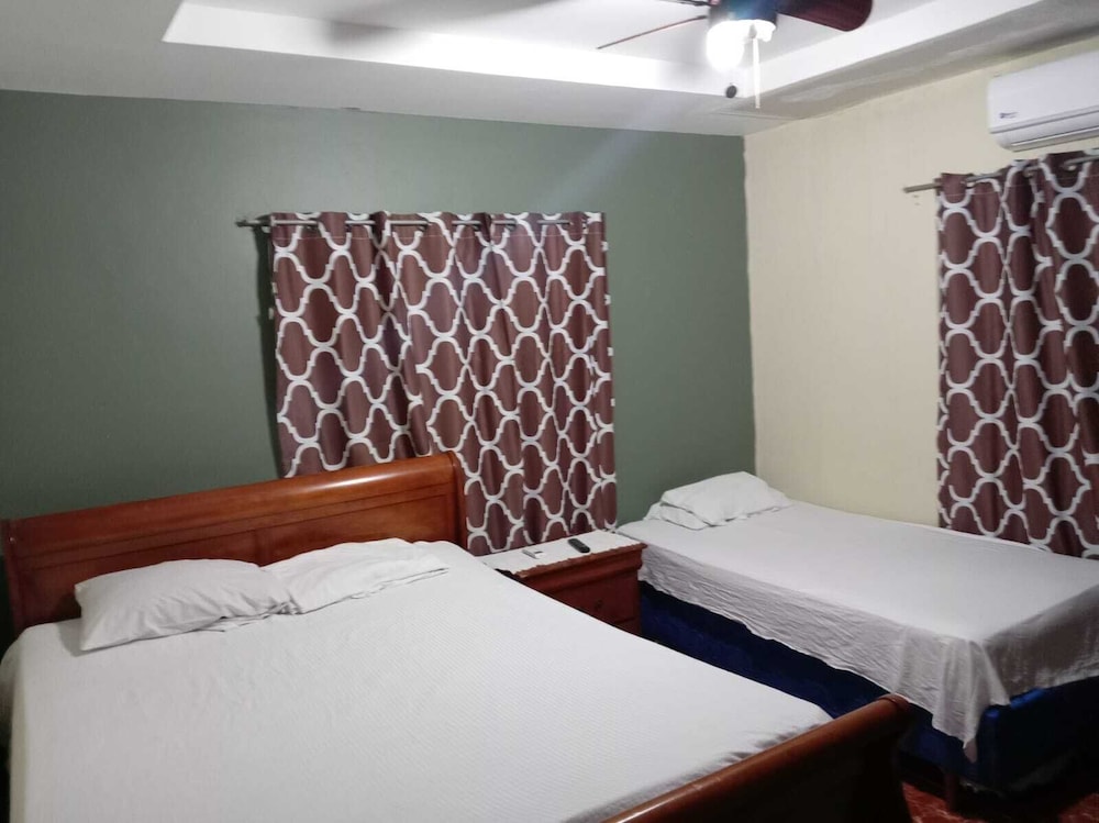 Economy Triple Room photo 1