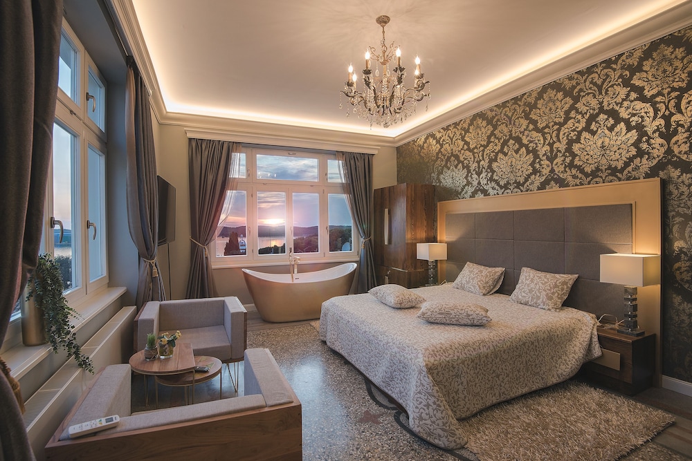 Luxury Apartment