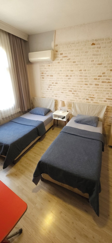 Standard Twin Room photo 3