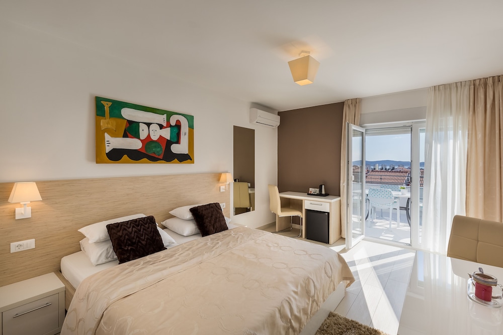 Superior Double Room, 1 King Bed, Sea View photo 1