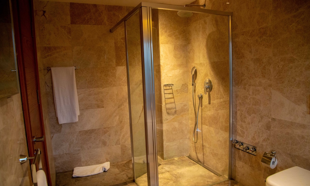 Luxury Twin Room - Photo 9