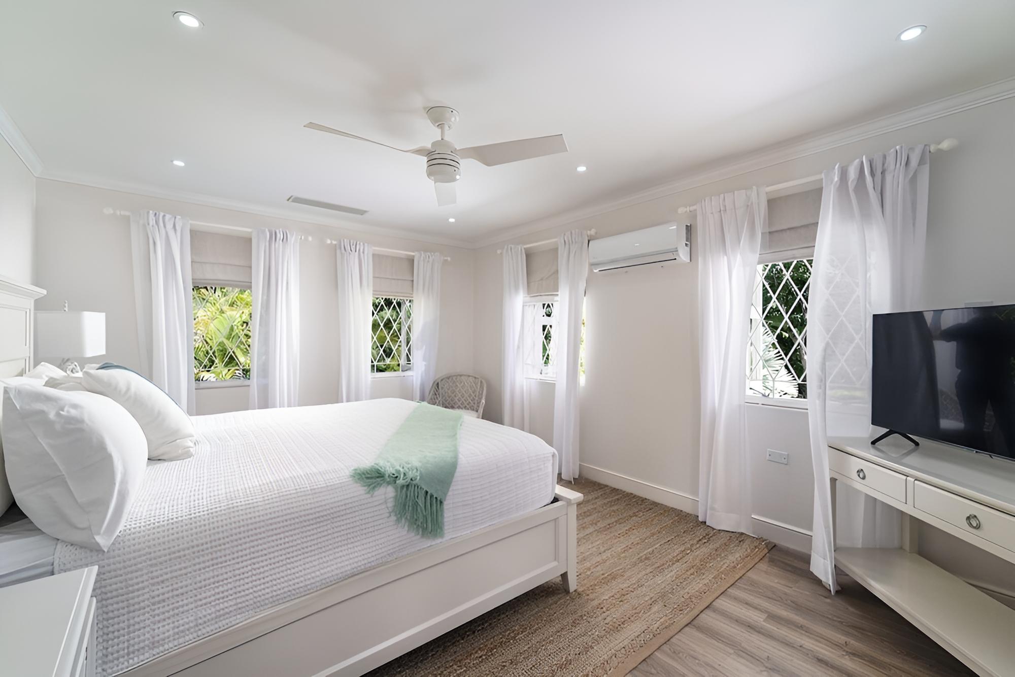House, 3 Bedrooms photo 2