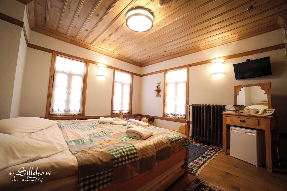 Traditional Quadruple Room photo 1