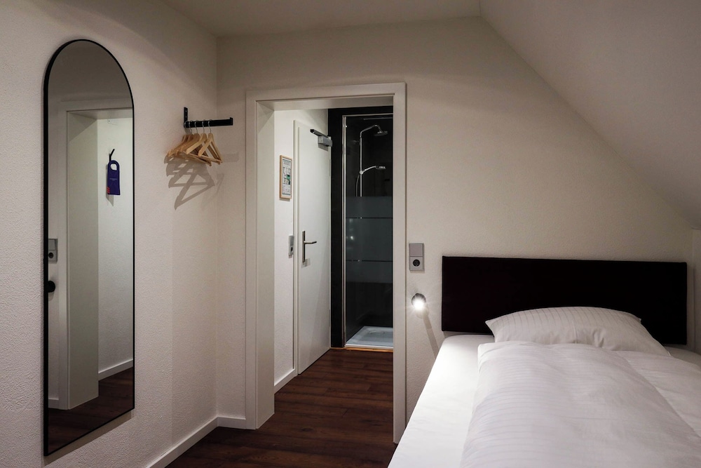 Deluxe Single Room, Balcony photo 2