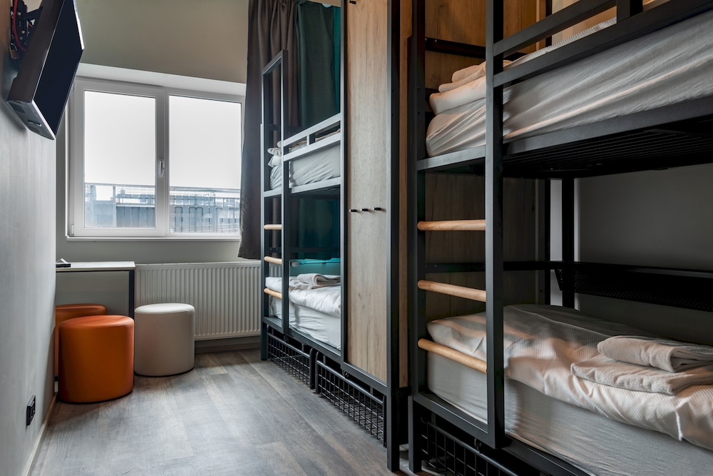 1 Bed in 6-Bed Dormitory Room thumbnail 6