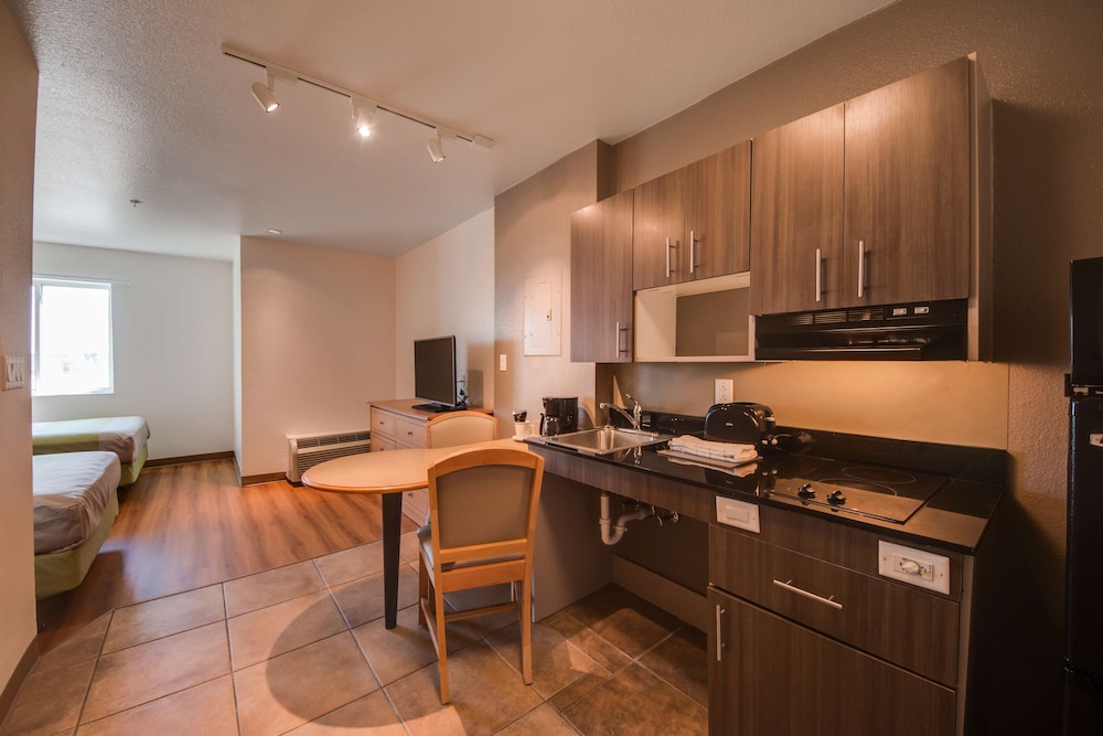 Standard Double Room, 1 Queen Bed, Non Smoking, Kitchenette