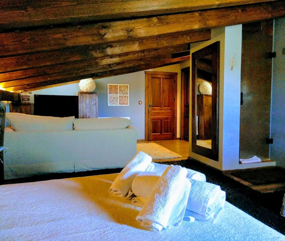 Suite (from the Seventh Lock)
