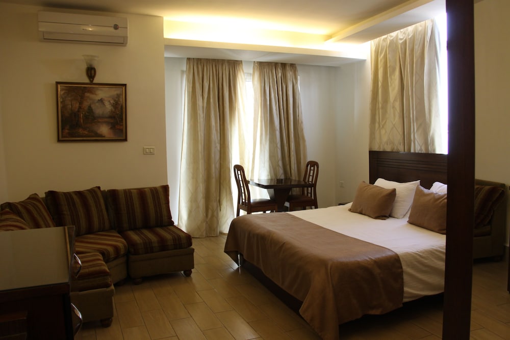 Luxury Single Room