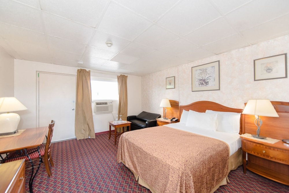 Standard Room, 1 Queen Bed photo 1