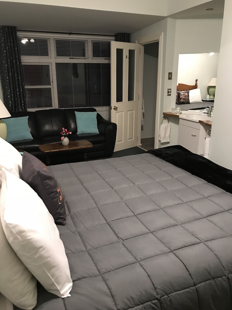 Luxury Room, 1 King Bed, Non Smoking photo 2