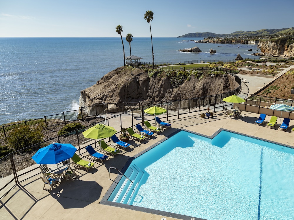 King Bed Partial Ocean And Pool View - Photo 2