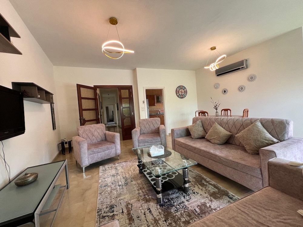 Signature Apartment, 2 Bedrooms, City View, Mountainside