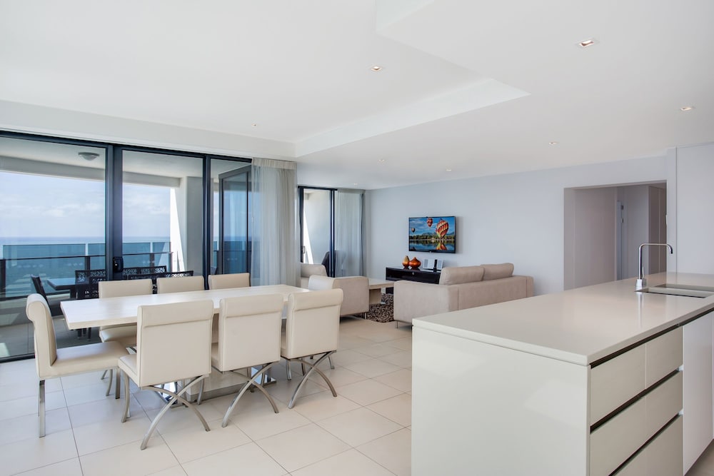 3 Bedroom Sub Penthouse - Photo 4
