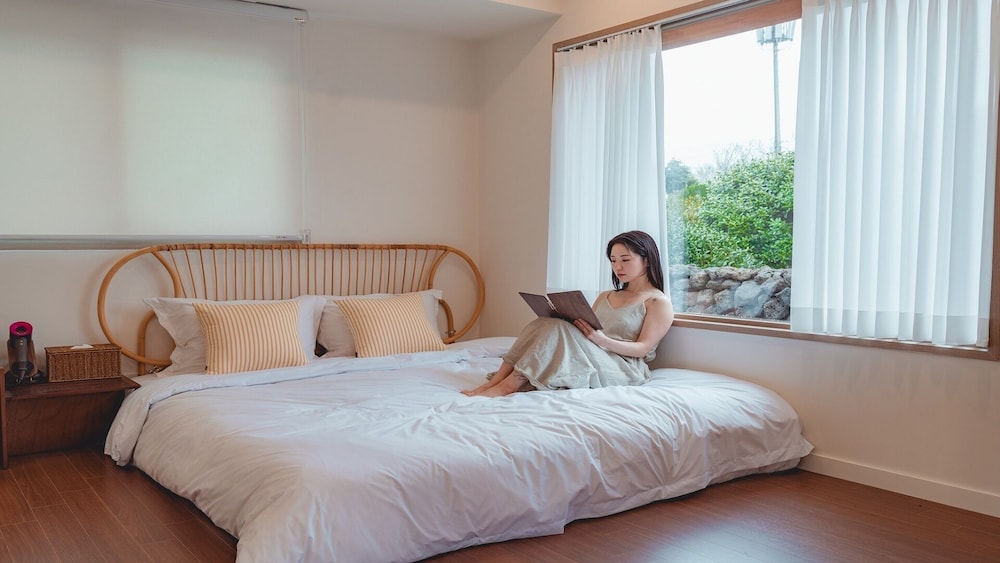 Premium House photo 3
