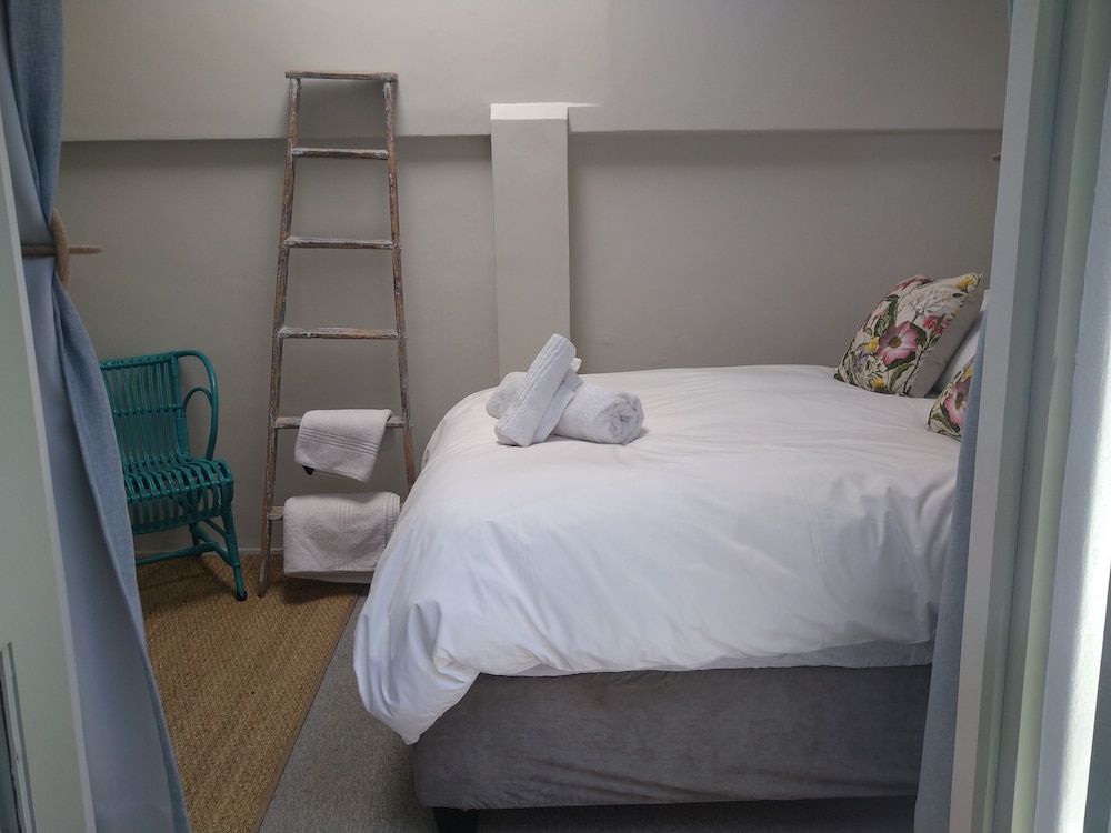 Basic Single Room photo 3