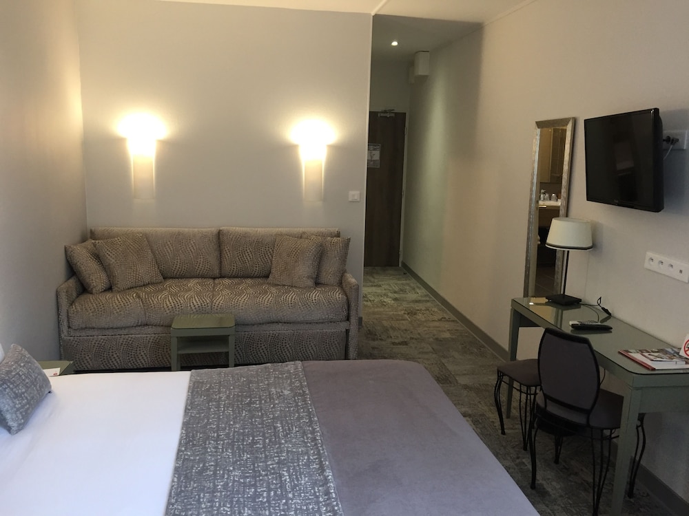 Quadruple Room - Photo 7