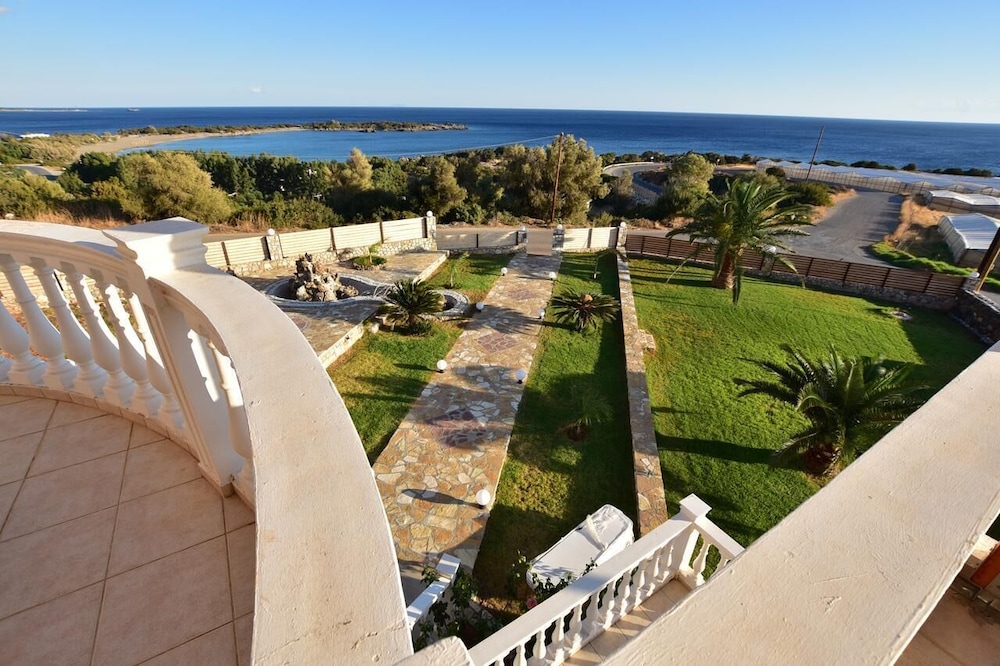 Villa, 4 Bedrooms photo 3