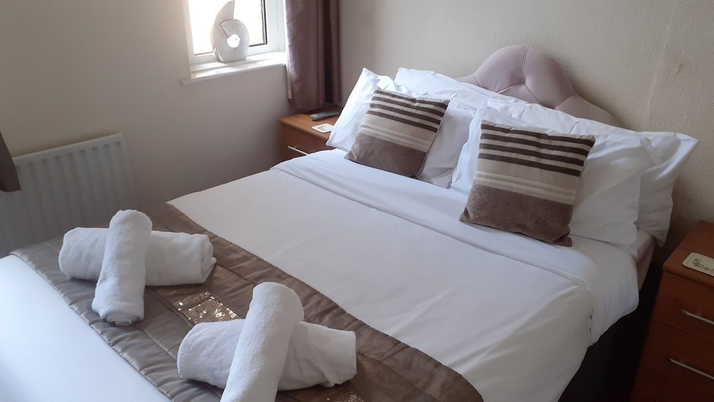 Standard Double Room, Ensuite photo 3