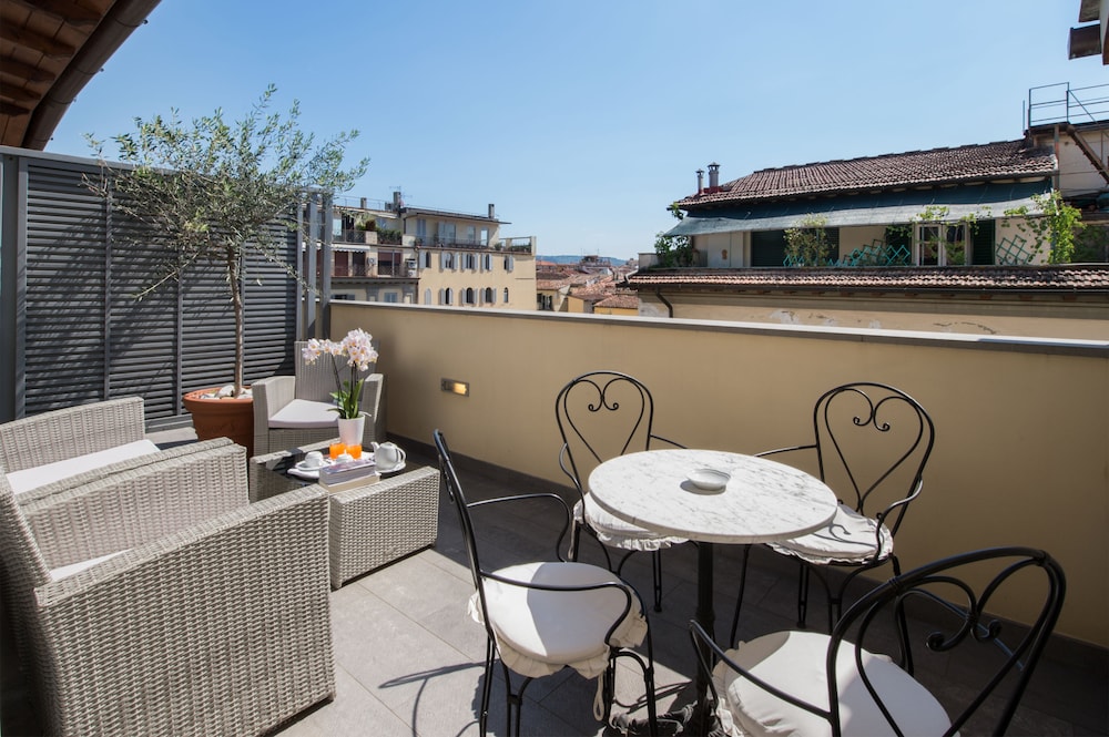 Double Room Single Use, Terrace, City View photo 2