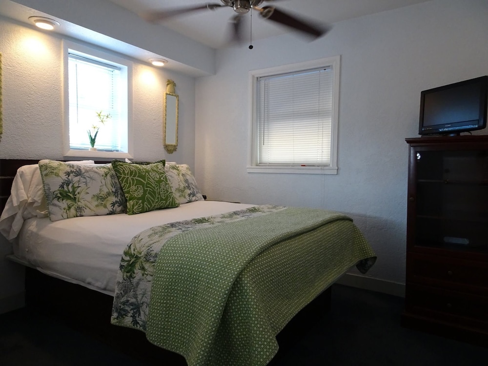 Family Apartment, Private Bathroom (Sunset Suite) photo 3