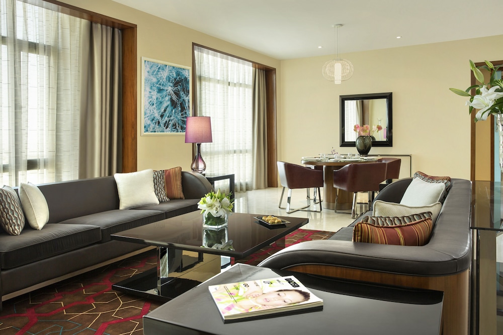Suite, 1 Bedroom, Club Lounge Access thumbnail 5