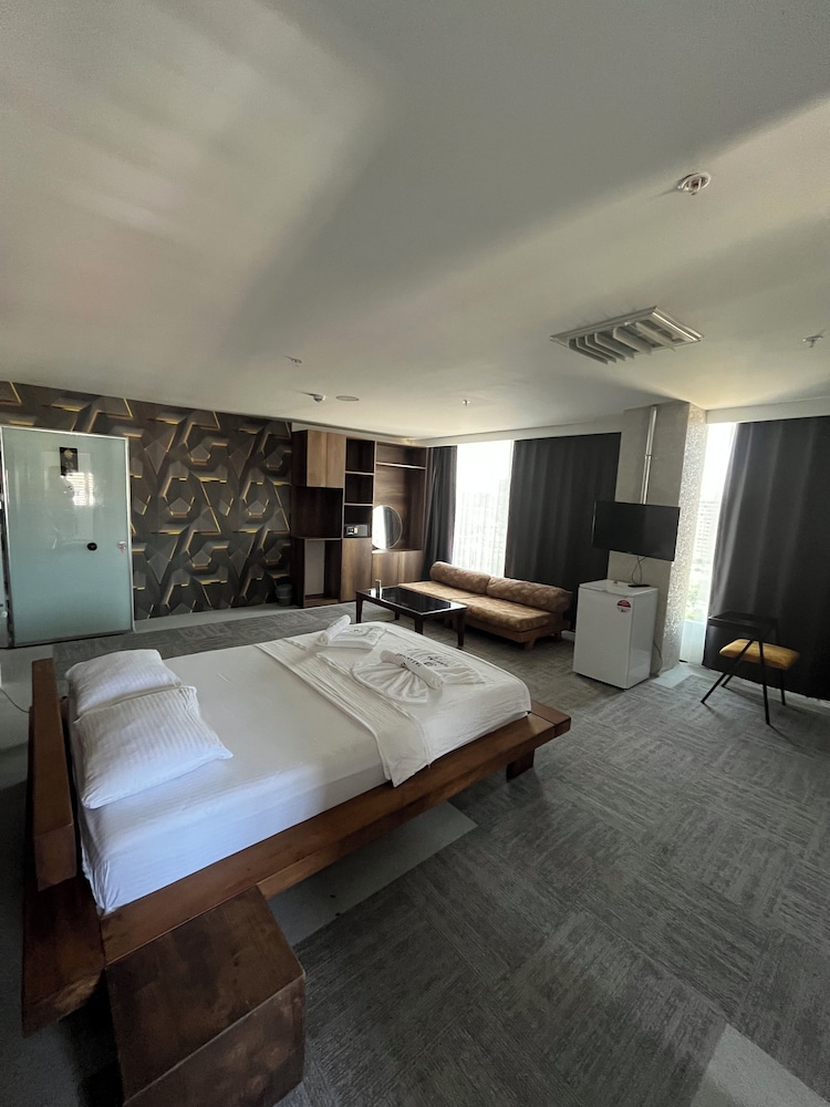 Business Studio Suite