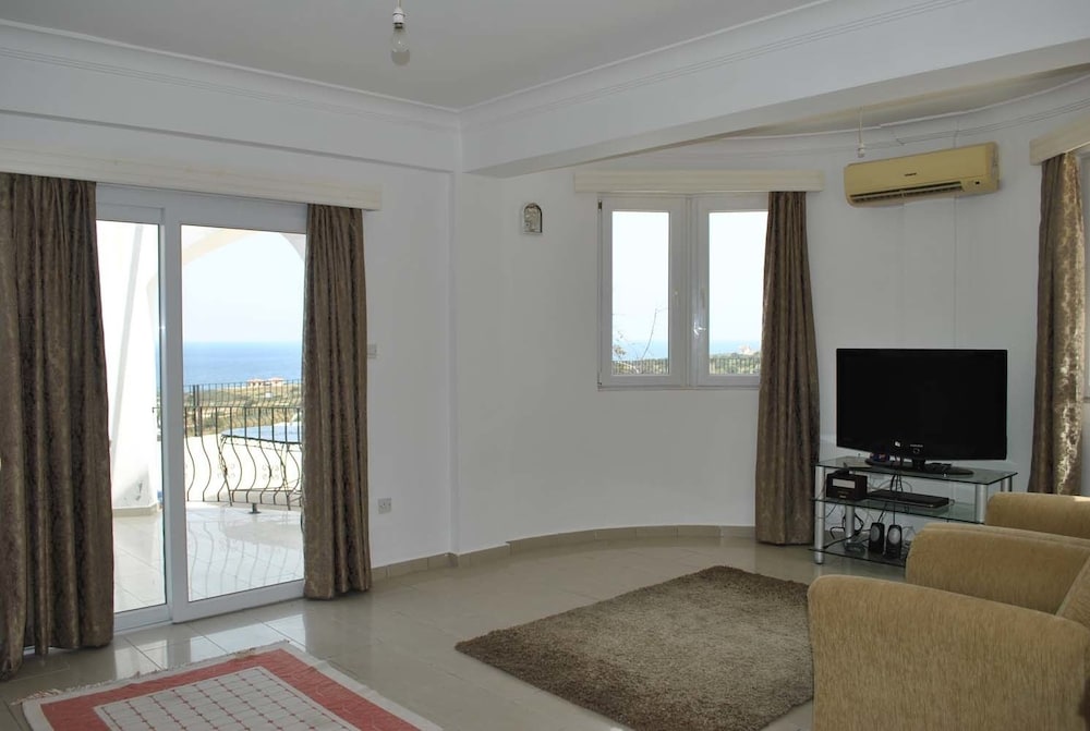 Villa, 3 Bedrooms photo 1
