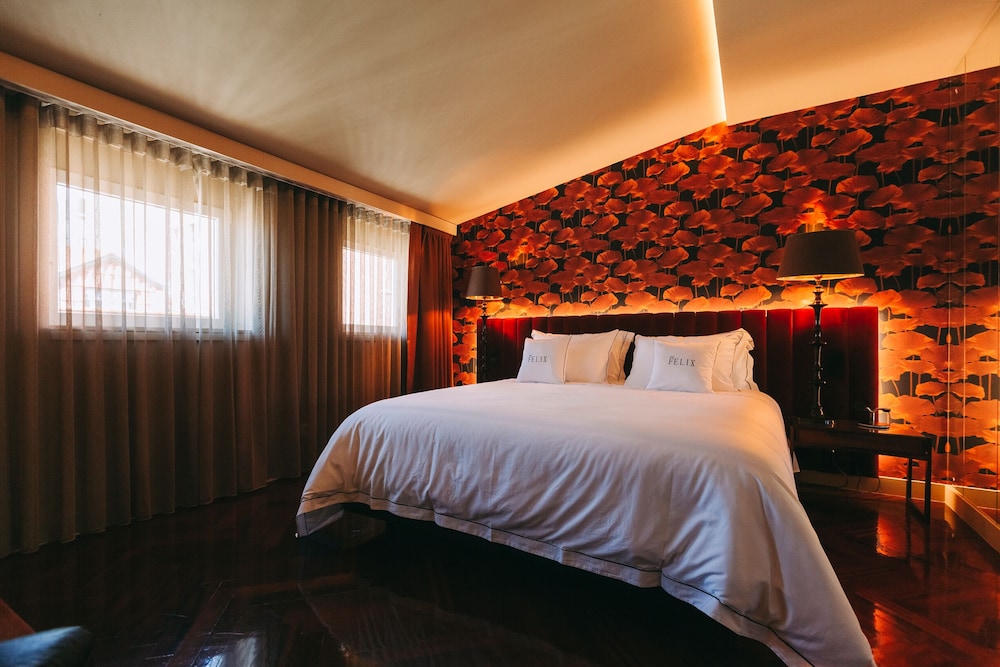 Executive Double or Twin Room thumbnail 6