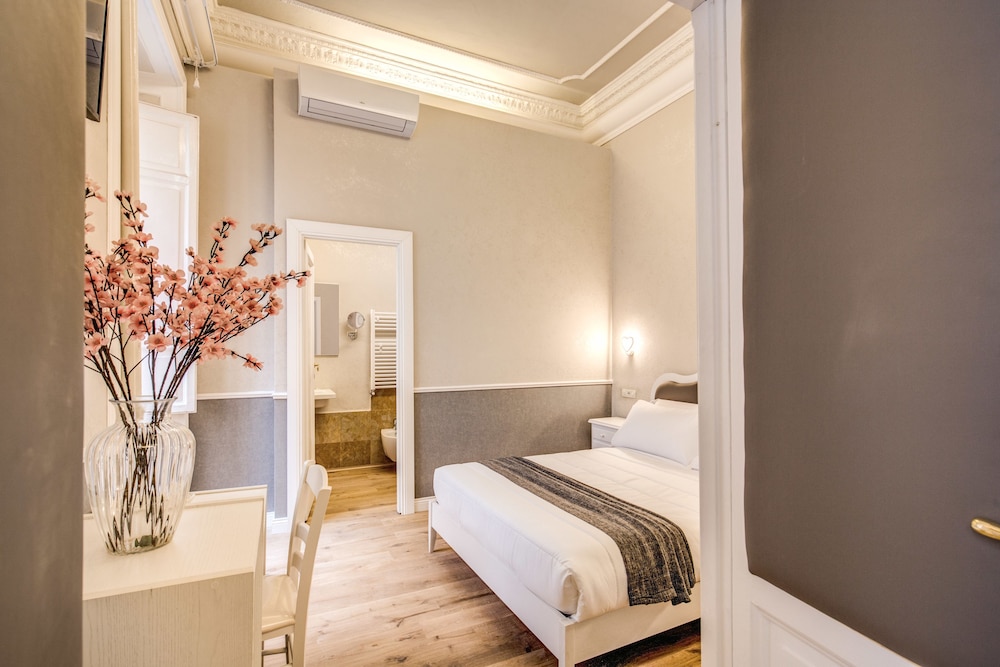 Senior Quadruple Room, Multiple Beds photo 2