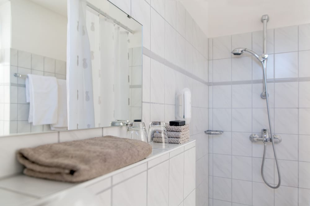 Single Room, Private Bathroom photo 2