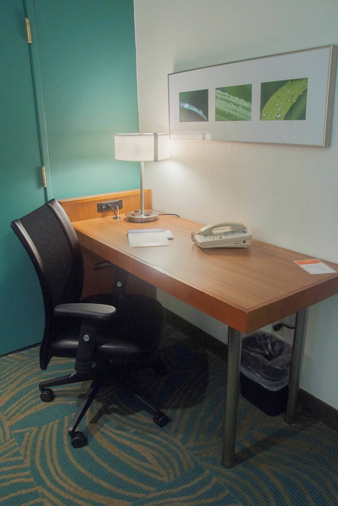 Studio, Multiple Beds (Mobility/Hearing Accessible, Tub) photo 2