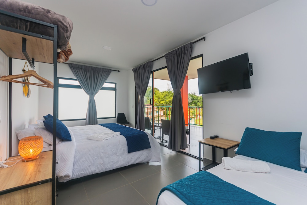 Deluxe Quadruple Room, Mountain View photo 1