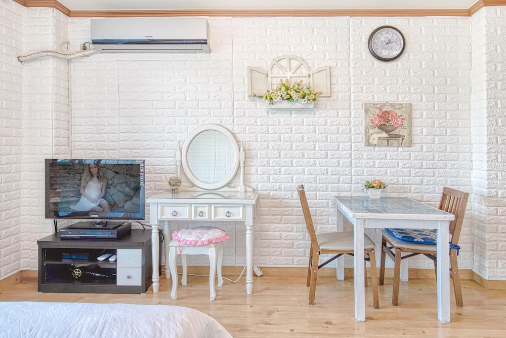 Basic Room, 1 Bedroom (Noel ( F2 )) - Photo 7