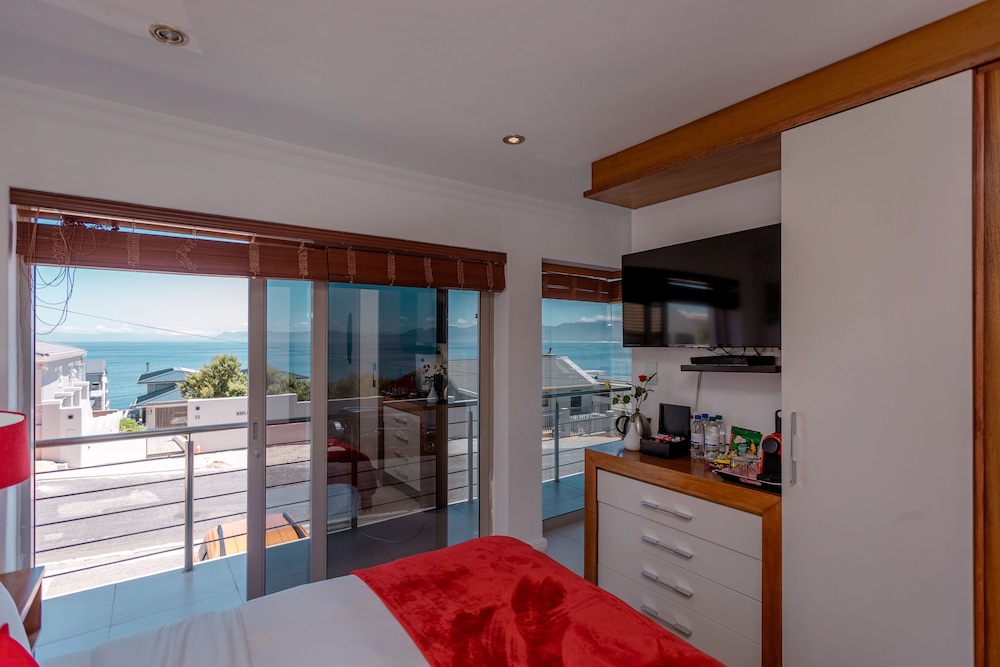 Basic Double Room, Non Smoking, Sea View photo 1