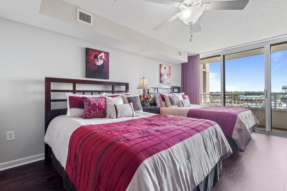 Condo, 2 Bedrooms