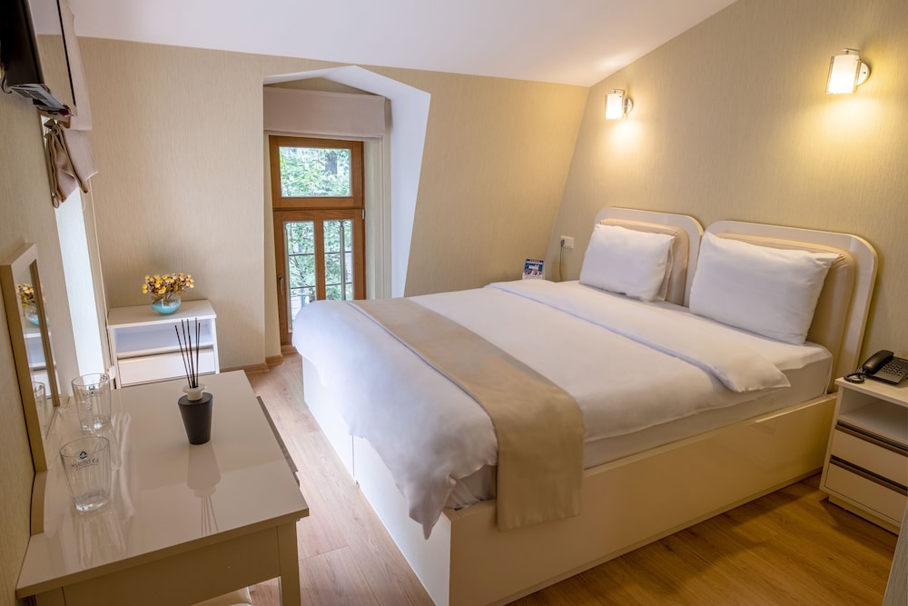 Junior Double Room