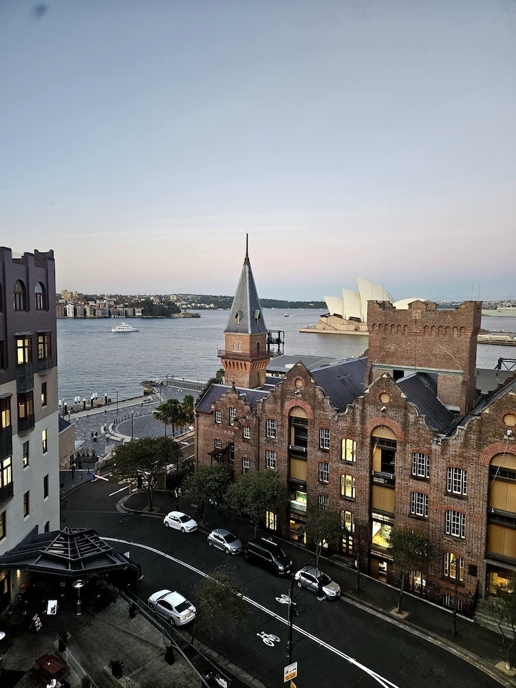 Two Double Beds with Harbour Views - Photo 7