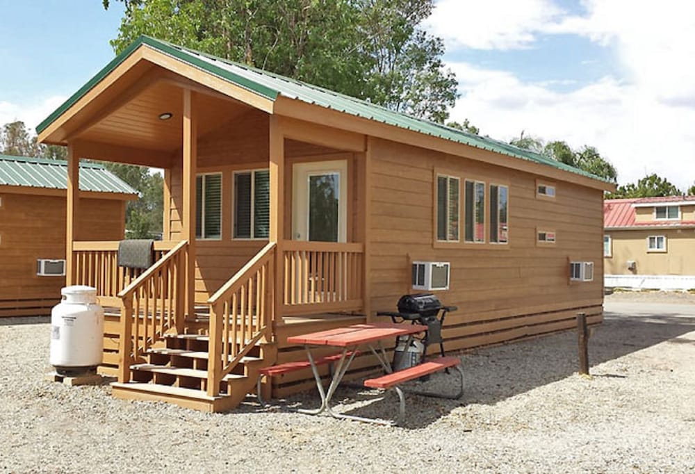 Cottage, 1 Bedroom (Rear Entry, Pets OK, Linens Available) photo 3