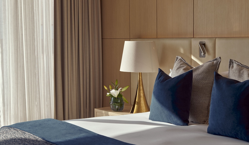 Fairmont Deluxe One King bed Room