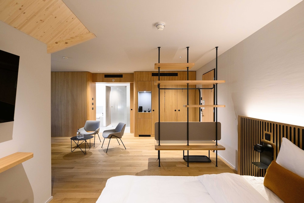 Luxury Suite photo 2