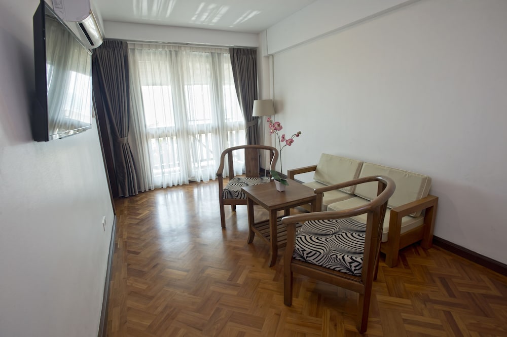 Embassy Suite photo 3