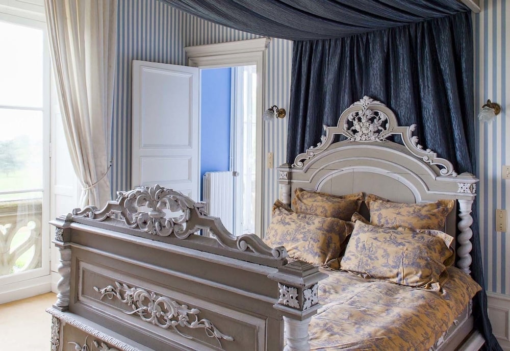 Deluxe Suite, 1 Queen Bed, Park View photo 1